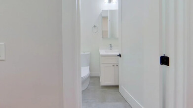 79 Linden St, Unit 1 in Boston, MA - Foto de edificio - Building Photo