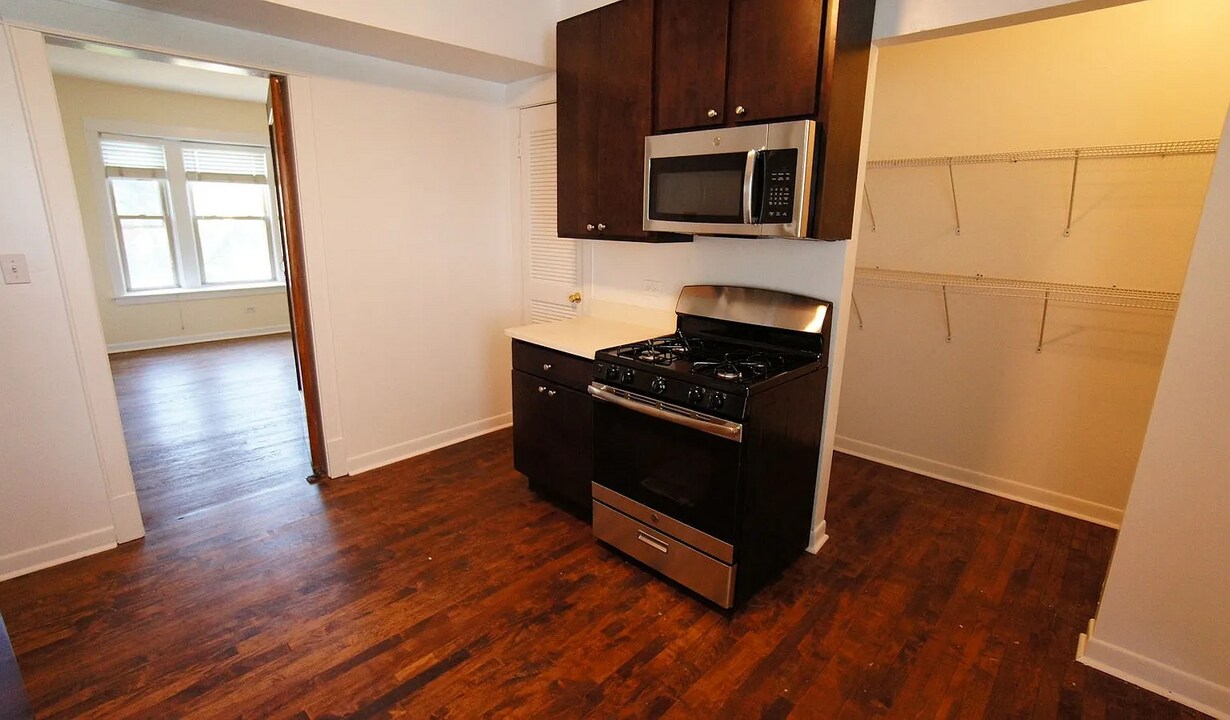 2650 N St Louis Ave in Chicago, IL - Building Photo