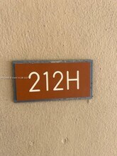 5275 SW 77th Ct in Miami, FL - Foto de edificio - Building Photo