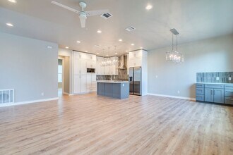 2324 Kellie Brooke Rd in Spicewood, TX - Building Photo - Building Photo