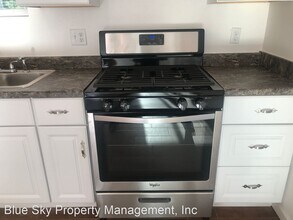 70 E Yates Ave in Porterville, CA - Building Photo - Building Photo