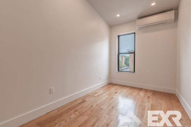 593 Marcy Ave in Brooklyn, NY - Building Photo - Building Photo