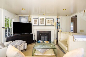 4 Cozzens Ln in Amagansett, NY - Building Photo - Building Photo