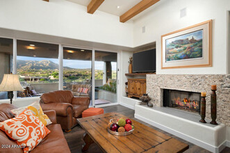 9898 E Graythorn Dr in Scottsdale, AZ - Building Photo - Building Photo
