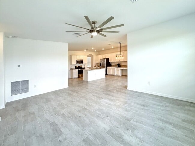 11305 Shady Blossom Dr in Ft. Myers, FL - Building Photo - Building Photo