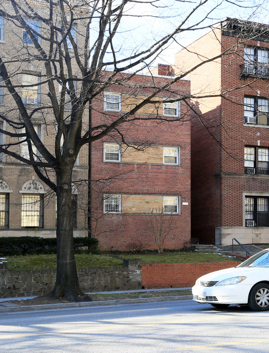 3628 Connecticut Ave NW in Washington, DC - Building Photo