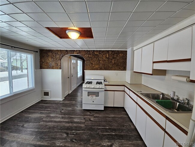 22 Washington St in Lancaster, NY - Building Photo - Building Photo