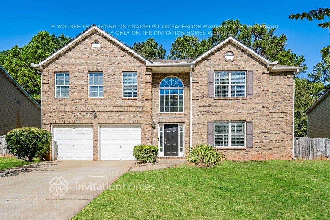 107 Sanders Walk in Mcdonough, GA - Building Photo