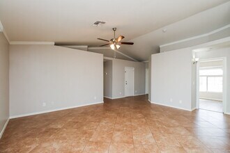 986 S Wanda Dr, Unit g in Gilbert, AZ - Foto de edificio - Building Photo