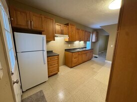 114 W Berkeley St, Unit 114 in Uniontown, PA - Building Photo