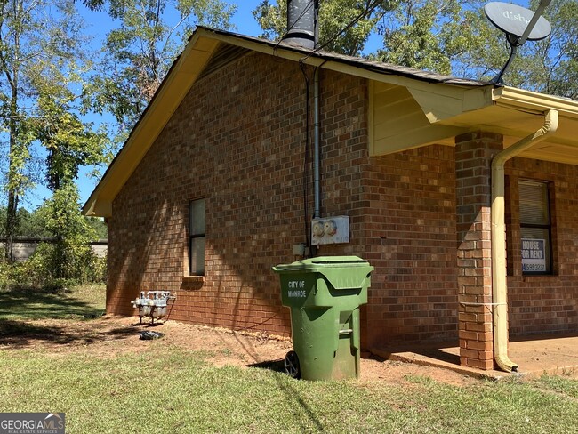 129 Tanglewood Dr in Monroe, GA - Foto de edificio - Building Photo