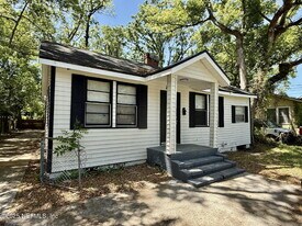 822 Saranac St in Jacksonville, FL - Building Photo