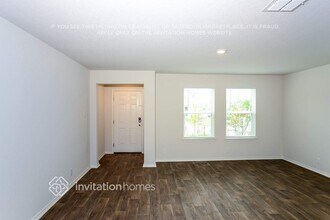 9807 Spotted Rose in San Antonio, TX - Foto de edificio - Building Photo