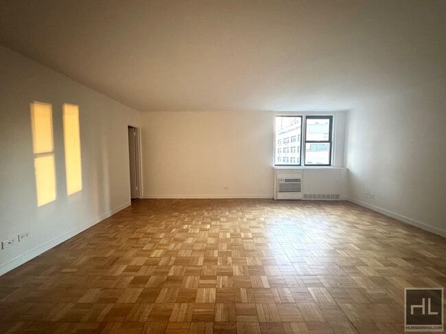 East 79th Street, Unit PHM00 in New York, NY - Building Photo - Building Photo
