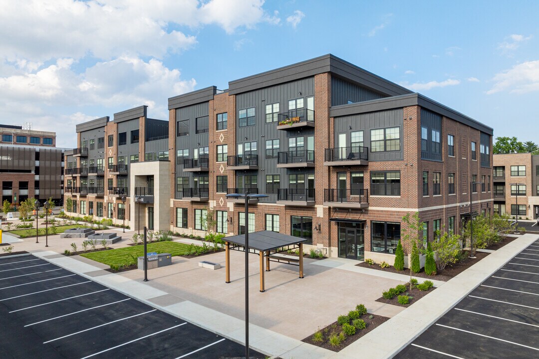 District South in Fishers, IN - Foto de edificio