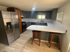 585 Pleasant Hill Rd in Gadsden, AL - Building Photo