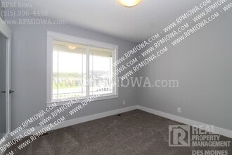 5374 Destiny Dr in Pleasant Hill, IA - Building Photo - Building Photo