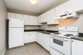 Broadview Meadows Apartments in Sherwood Park, AB - Building Photo - Building Photo