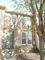 8938 Oakwood Way in Jessup, MD - Building Photo