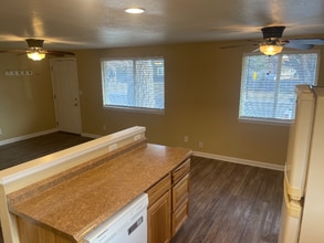 1075 Winona Dr in Loveland, CO - Building Photo - Building Photo