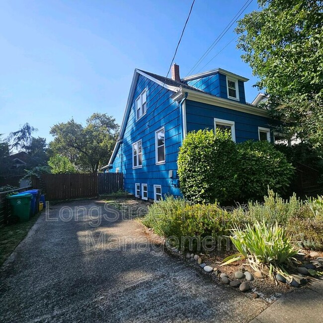 4537 NE 8th Ave in Portland, OR - Building Photo - Building Photo