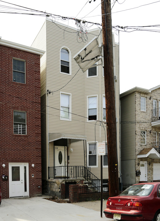 119 Lincoln St in Jersey City, NJ - Building Photo