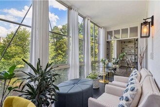 130 26th St NW, Unit 502 in Atlanta, GA - Foto de edificio - Building Photo
