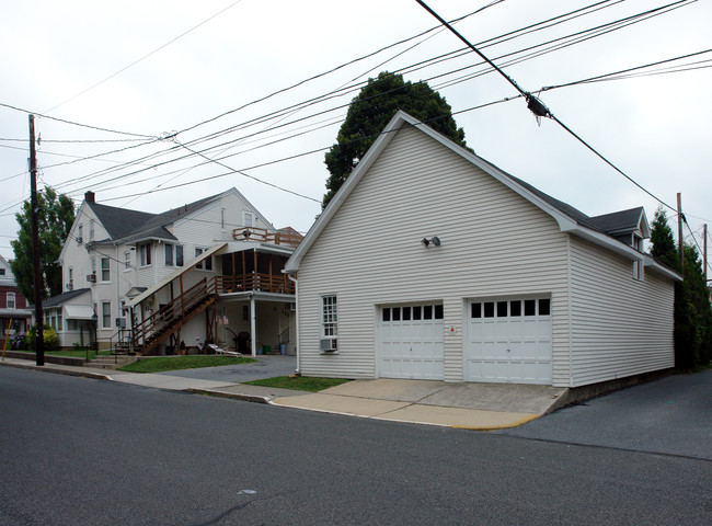 Sea Gees Apartments in Emmaus, PA - Building Photo - Building Photo