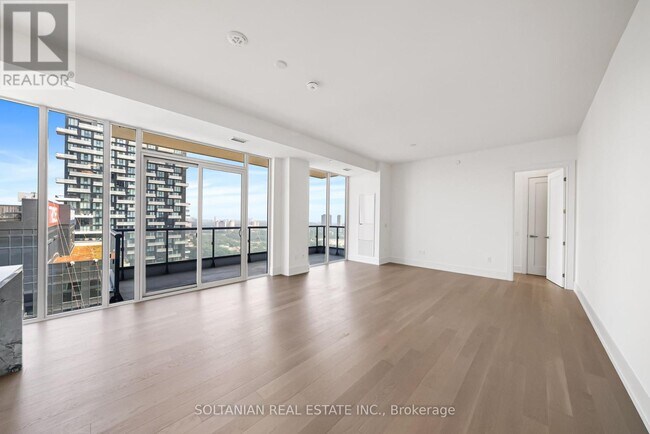 10-3210 Inn On The Pk Dr in Toronto, ON - Building Photo - Building Photo