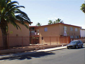 3791 Royal Crest St in Las Vegas, NV - Building Photo - Building Photo