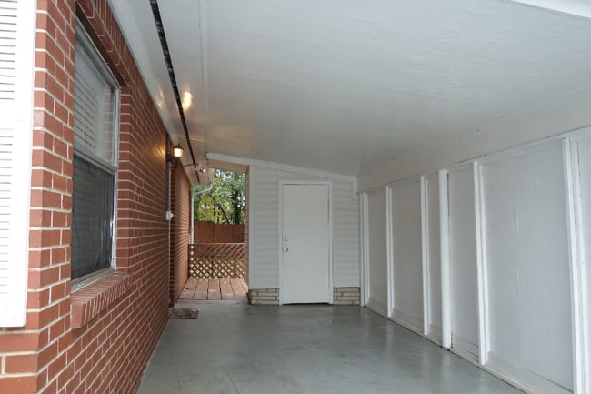 188 Lake Dr in Doraville, GA - Building Photo - Building Photo