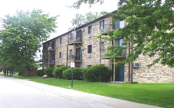 10441 Nashville Ave in Chicago Ridge, IL - Building Photo