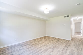 217 S 13th Ave, Unit 1st Floor in Maywood, IL - Foto de edificio - Building Photo