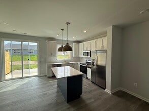 553 McCormick Farm Pl in Glen Allen, VA - Building Photo - Building Photo