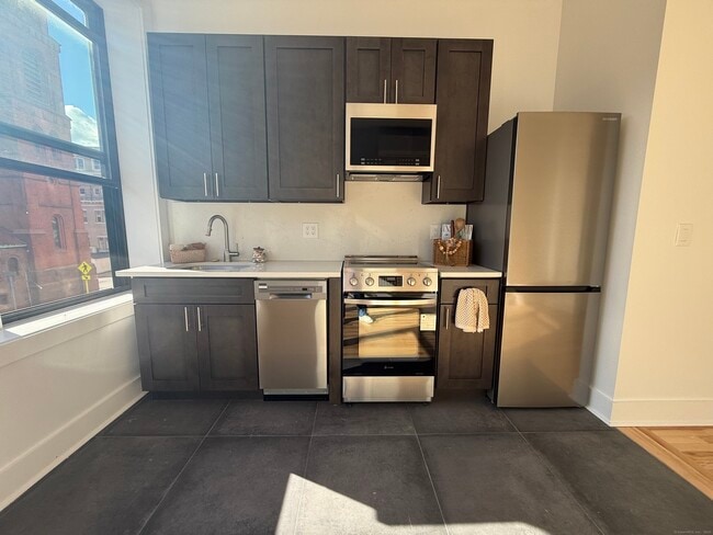 253 State St in New London, CT - Building Photo - Building Photo