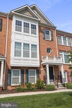 8871 Purple Iris Ln in Elkridge, MD - Foto de edificio - Building Photo