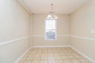 796 Indian Lake Dr in Lilburn, GA - Foto de edificio - Building Photo