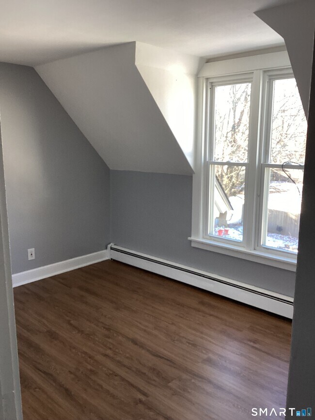 68 Woodbridge St in Manchester, CT - Building Photo - Building Photo