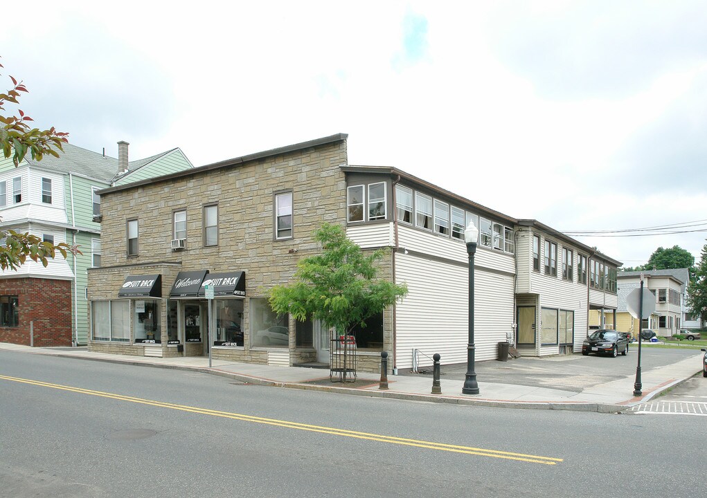 285-289 East St in Ludlow, MA - Foto de edificio