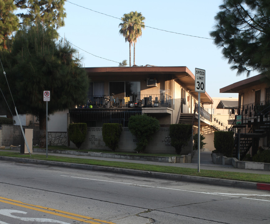 281 S Avenue 52 in Los Angeles, CA - Foto de edificio