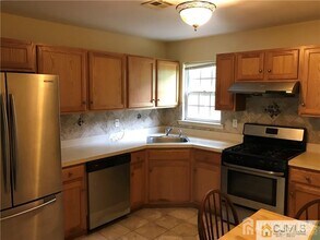 141 Forest Dr in Piscataway, NJ - Building Photo - Building Photo