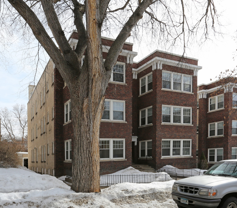 1937 Fremont Ave S in Minneapolis, MN - Building Photo