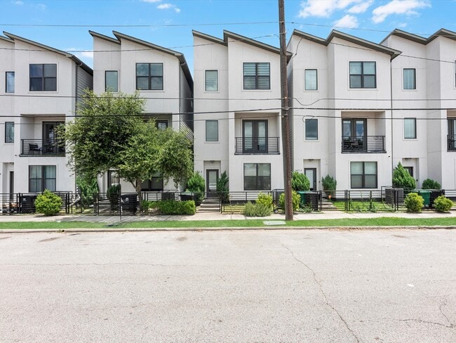 property at 1615 Milby St