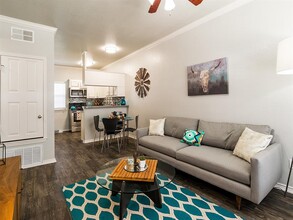 Residences at Holly Oaks in Weatherford, TX - Building Photo - Building Photo