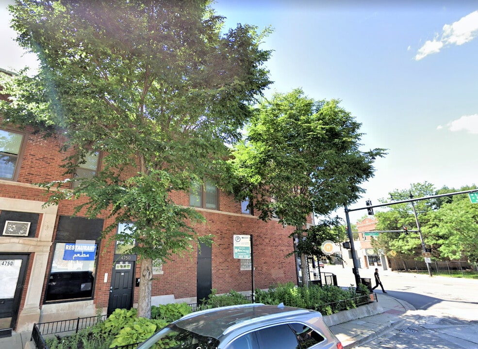 4750 N Kenneth Ave in Chicago, IL - Building Photo