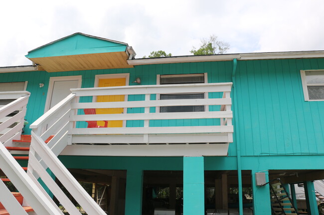 3175 Phoenix Ave, Unit Phoenix #3 in Oldsmar, FL - Foto de edificio - Building Photo