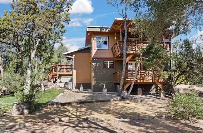 2 Los Amigos Ct in Cedar Crest, NM - Foto de edificio - Building Photo
