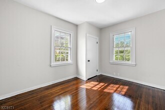 71 Maple St in Bloomfield, NJ - Building Photo - Building Photo