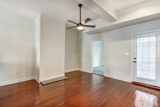 303 W Henry St, Unit A in Savannah, GA - Foto de edificio - Building Photo