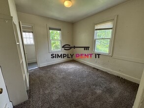 315 Hayward Ave in Ames, IA - Building Photo - Building Photo